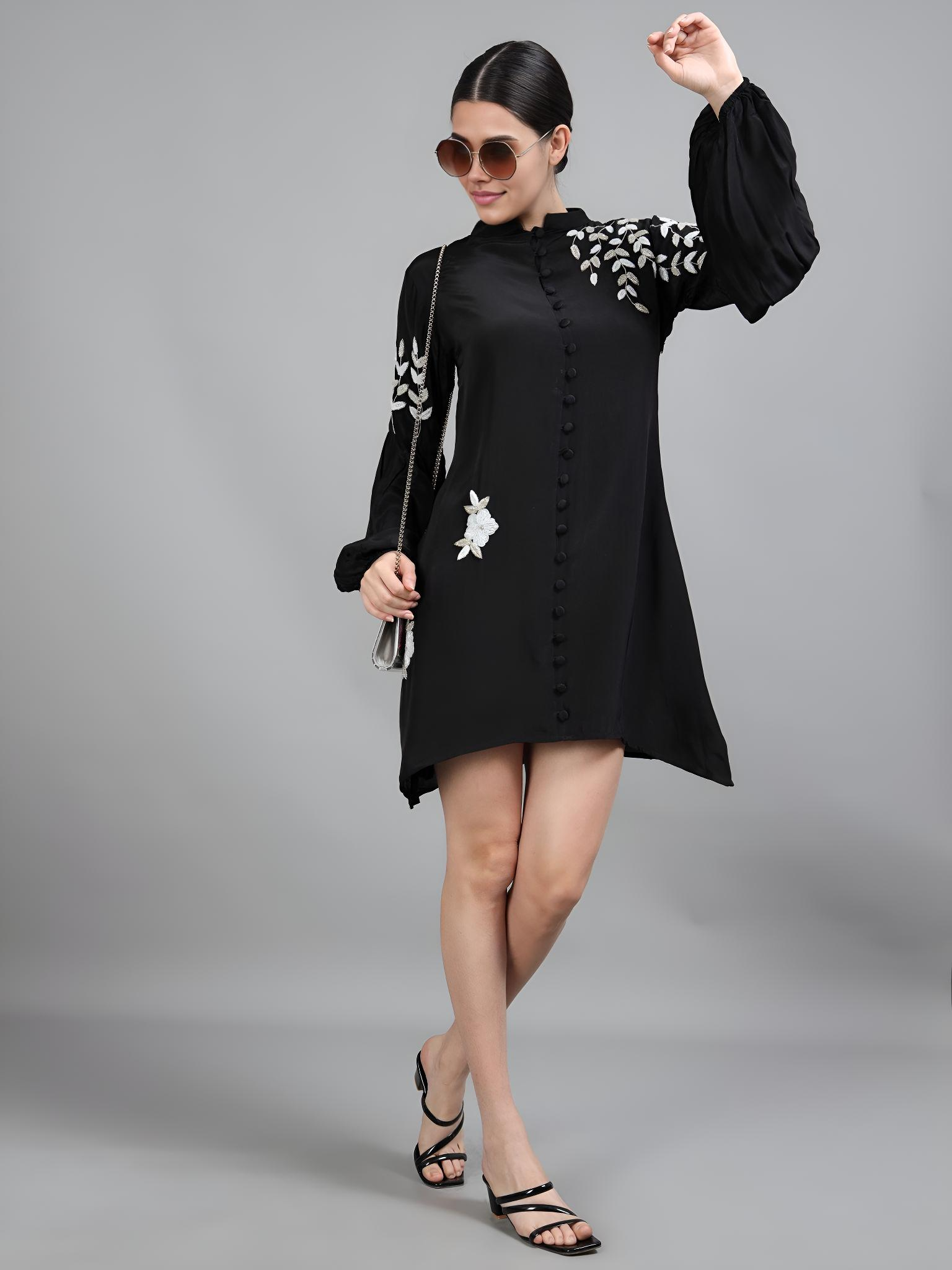 Eclipse Noir – The Timeless Black Dress.